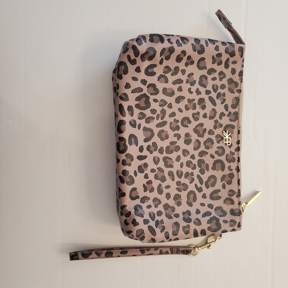 NWOT Freshly Picked Clutch
